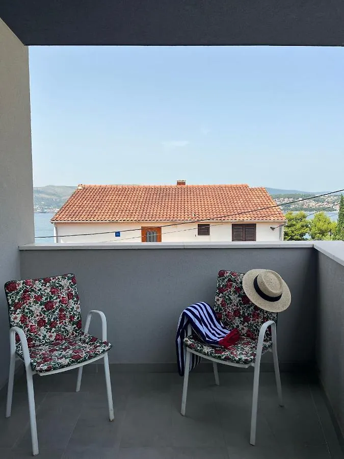 Beachfront House Olbia With Private Parking Trogir