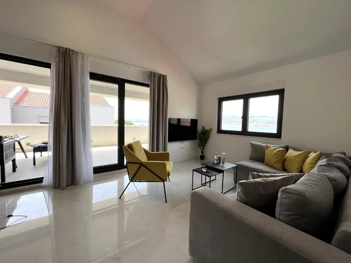 Beachfront House Olbia With Private Parking Trogir