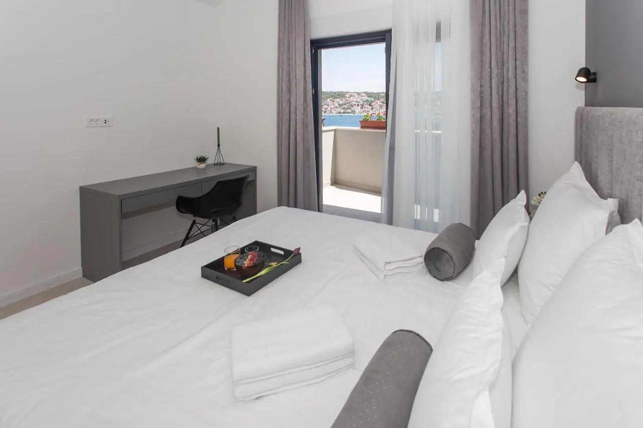 Beachfront House Olbia With Private Parking Trogir Apartment