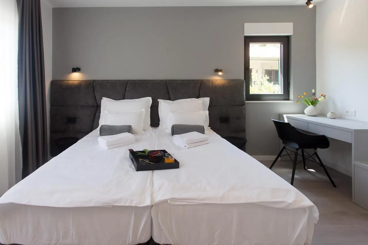Apartment Beachfront House Olbia With Private Parking Trogir