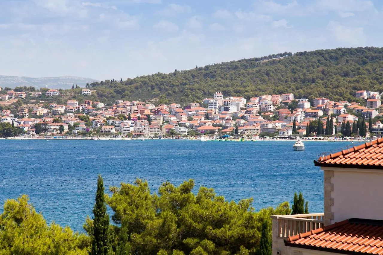 Beachfront House Olbia With Private Parking Trogir 0*,