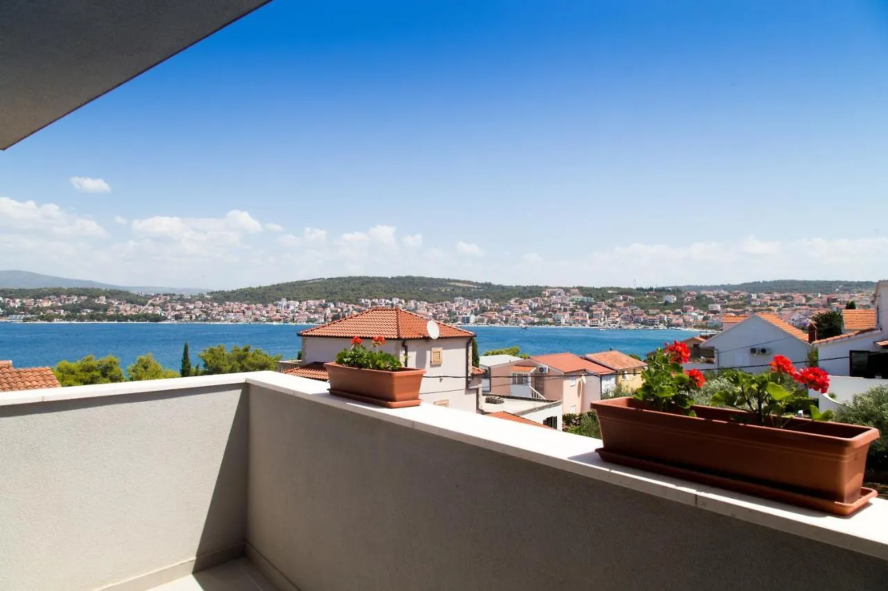 Beachfront House Olbia With Private Parking Trogir