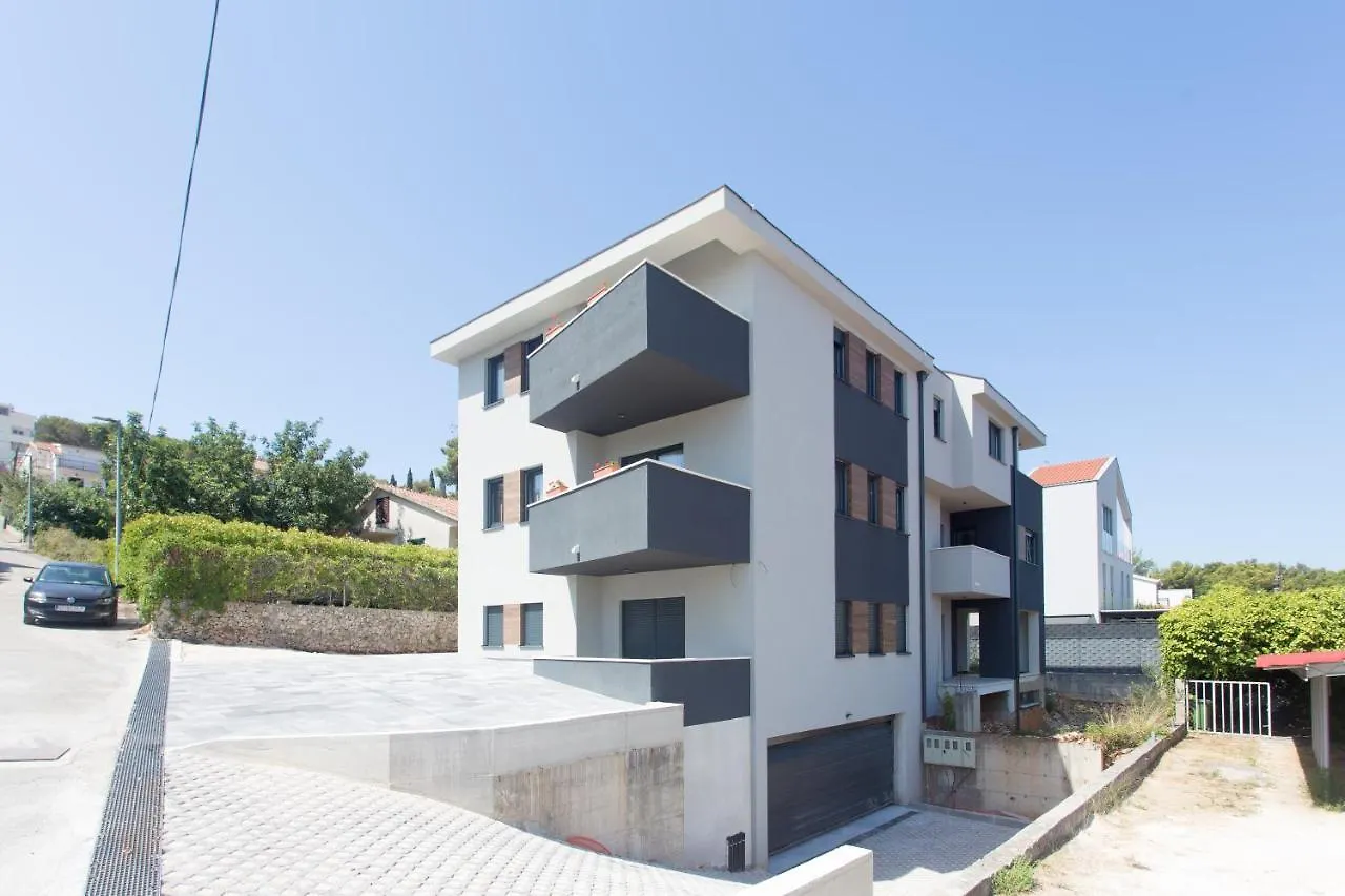 Beachfront House Olbia With Private Parking Trogir