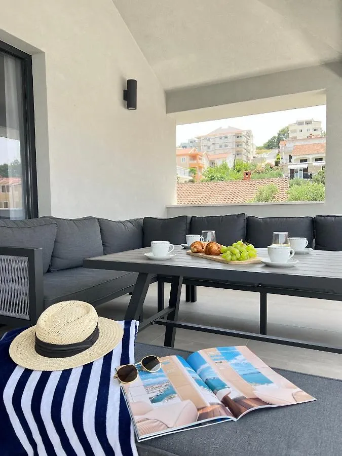 Beachfront House Olbia With Private Parking Trogir 0*,