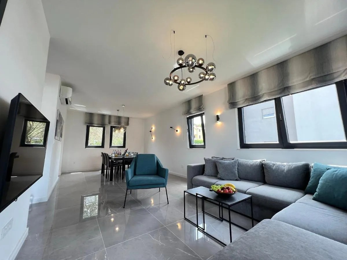 Apartment Beachfront House Olbia With Private Parking Trogir