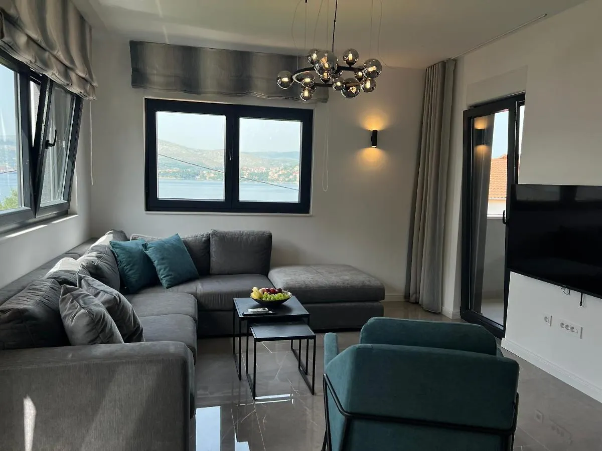 Beachfront House Olbia With Private Parking Trogir Croatia