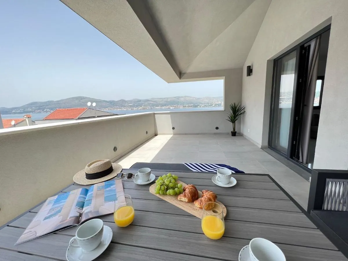 Apartment Beachfront House Olbia With Private Parking Trogir